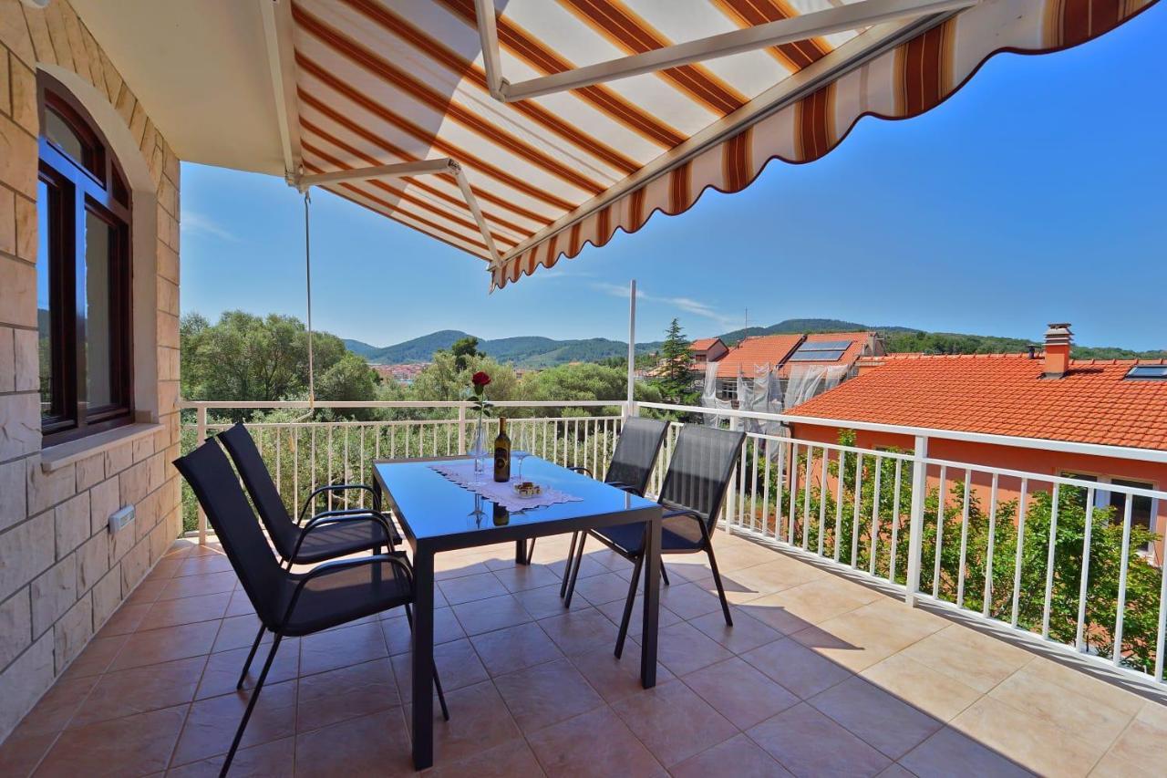 Apartman Tessa Vela Luka Exterior foto