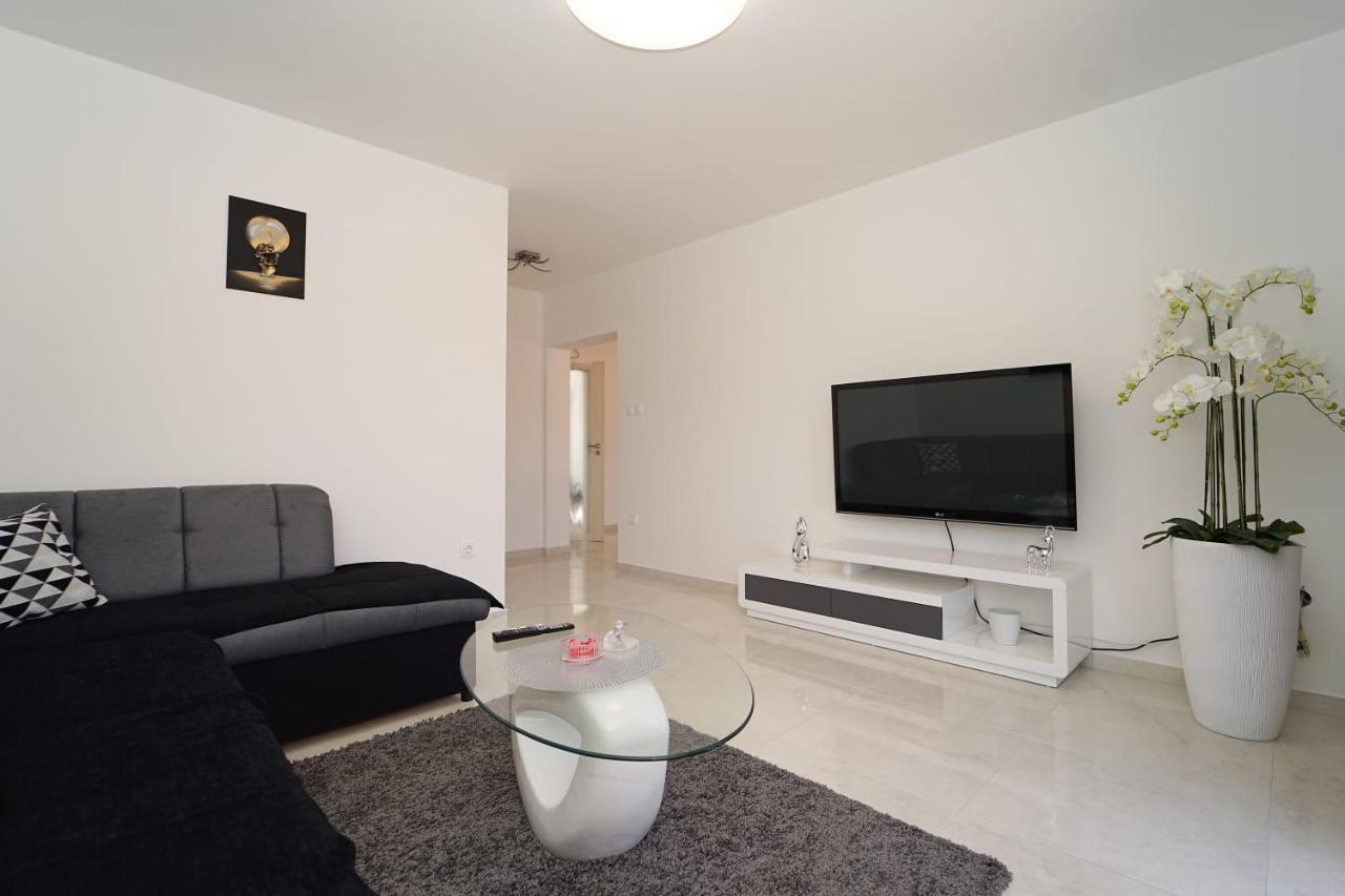 Apartman Tessa Vela Luka Exterior foto