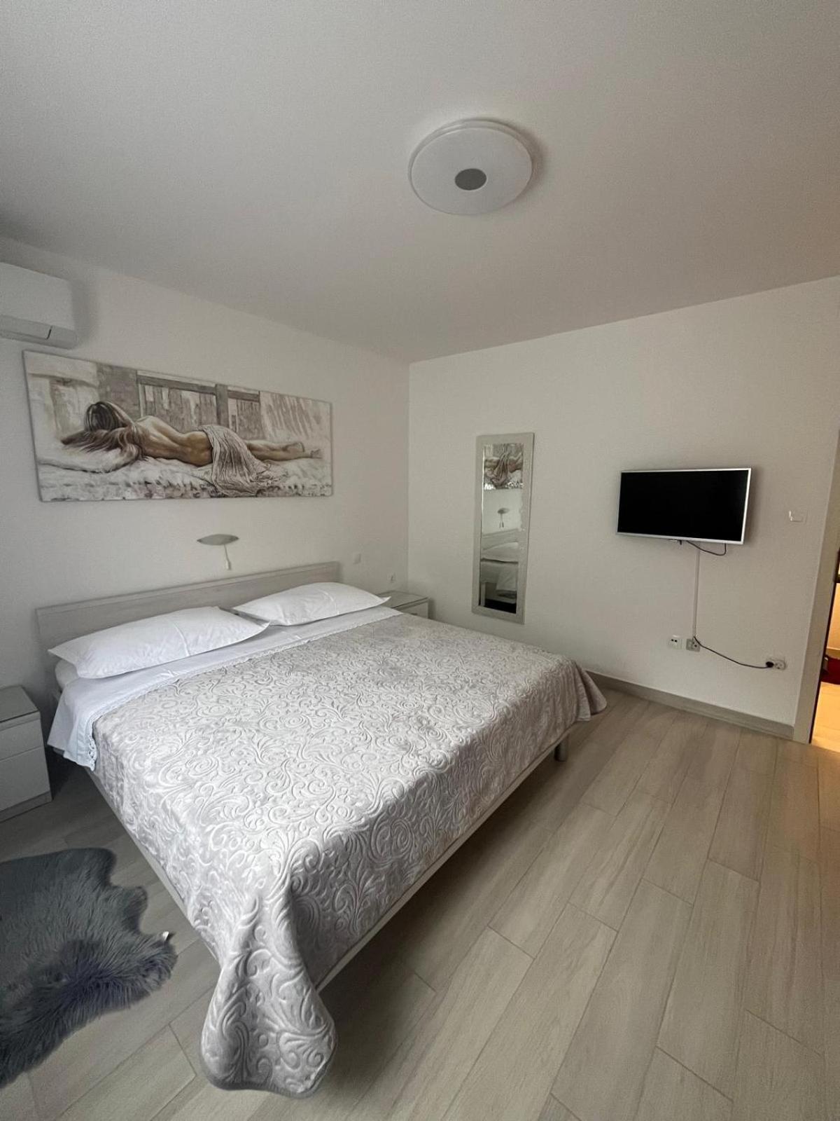 Apartman Tessa Vela Luka Exterior foto